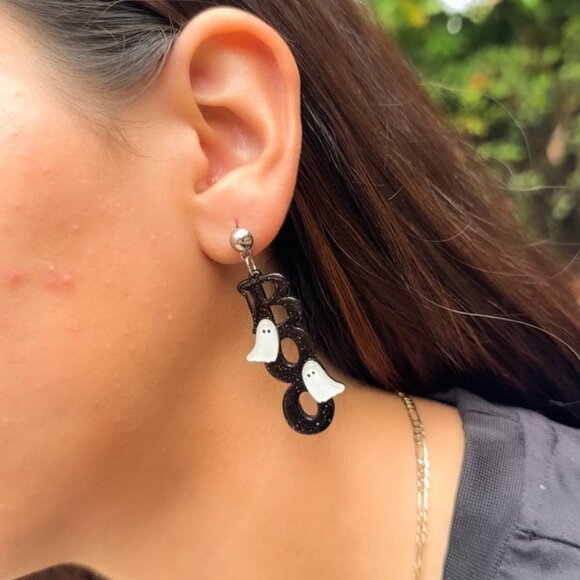 BOO Ghost Earrings — Cute Halloween Dangle Spooky Season Jewelry - Picture 5 of 5